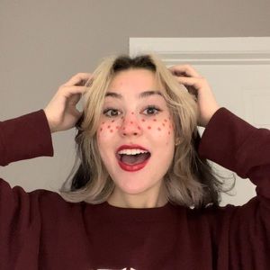 Meet your Posher, Claire